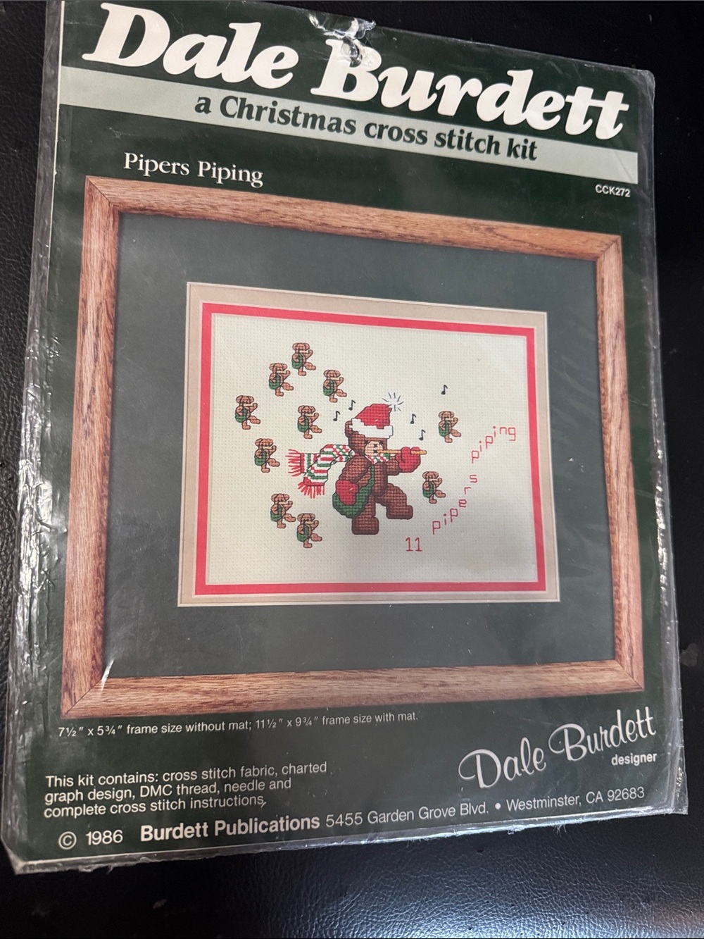 Pipers Piping Christmas Cross Stitch Kit - Green/Red Accents